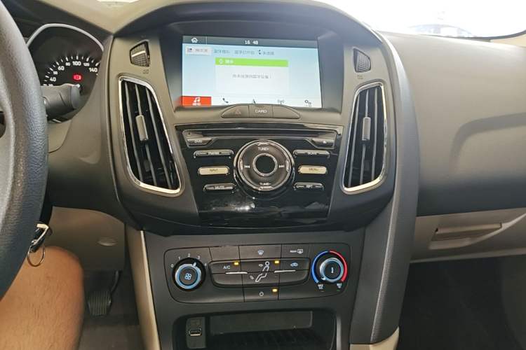 Used Ford Focus 2017 Sedan 1.6L Manual Comfort Plus SmartDrive Edition Audio And AC Panel