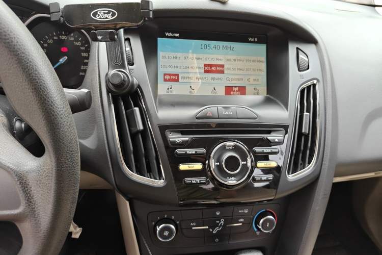 Used Ford Focus 2017 Sedan 1.6L Automatic Comfort Plus SmartDrive Edition Audio And AC Panel