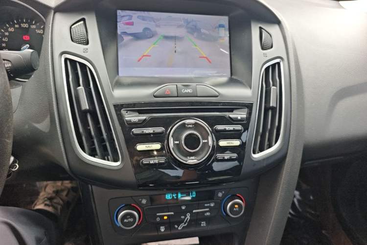 Used Ford Focus 2017 Sedan 1.6L Automatic Fashion Edition Smart Drive Version Audio And AC Panel