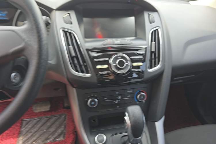 Used Ford Focus 2017 Hatchback 1.6L Automatic Comfort Plus SmartDrive Edition Audio And AC Panel