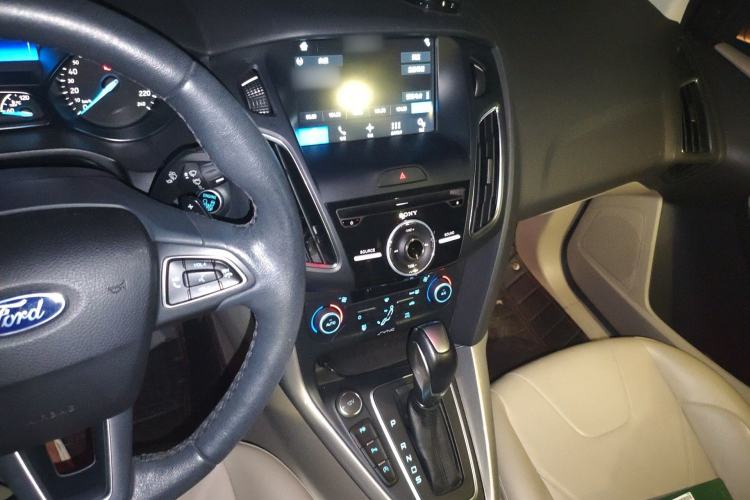 Used Ford Focus 2017 Sedan EcoBoost 180 Automatic Flagship Model Audio And AC Panel