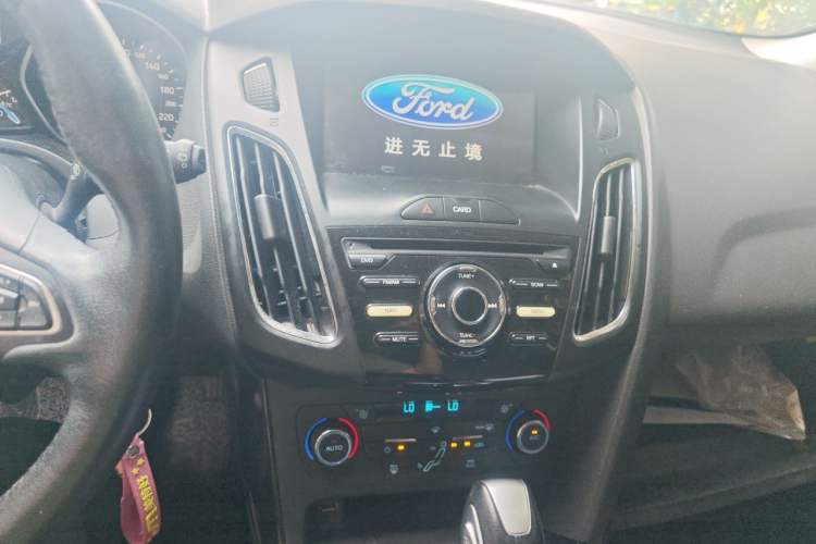 Used Ford Focus 2017 Hatchback 1.6L Automatic Fashion Edition Smart Drive Version Audio And AC Panel