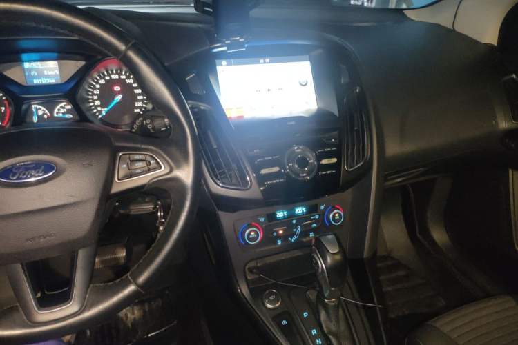 Used Ford Focus 2017 Hatchback EcoBoost 125 Automatic - Ultra-Powerful Style Edition with Smart Drive Features Audio And AC Panel
