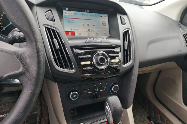 Used Ford Focus 2017 Sedan 1.6L Automatic Comfort Plus SmartDrive Edition Audio And AC Panel