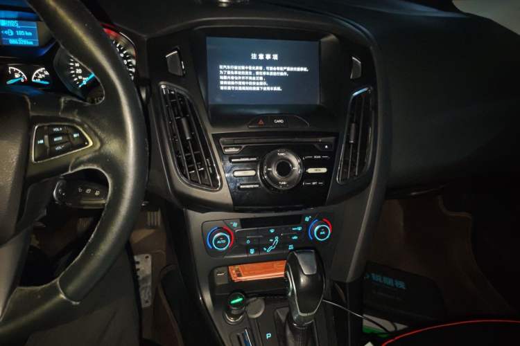 Used Ford Focus 2017 Sedan 1.6L Automatic Fashion Edition Smart Drive Version Audio And AC Panel