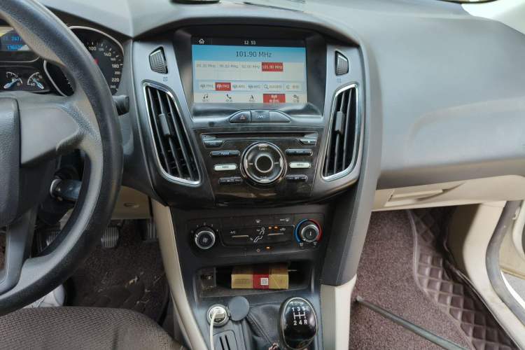 Used Ford Focus 2017 Sedan 1.6L Manual Comfort Plus SmartDrive Edition Audio And AC Panel