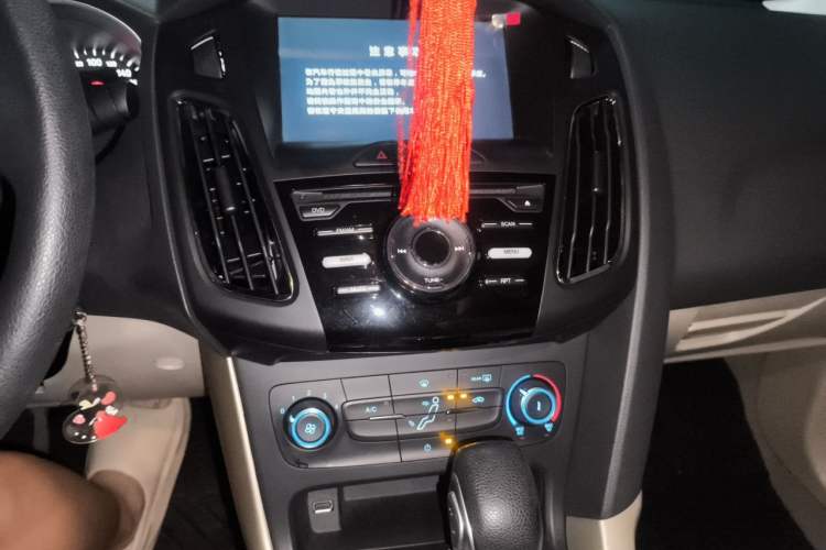 Used Ford Focus 2017 Sedan 1.6L Automatic Comfort Plus SmartDrive Edition Audio And AC Panel