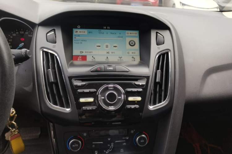 Used Ford Focus 2017 Hatchback 1.6L Automatic Fashion Edition Smart Drive Version Audio And AC Panel