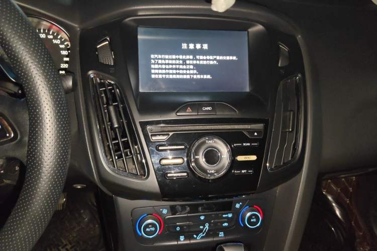 Used Ford Focus 2017 Sedan 1.6L Automatic Fashion Edition Smart Drive Version Audio And AC Panel