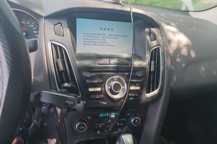 Used Ford Focus 2017 Sedan 1.6L Automatic Fashion Edition Smart Drive Version Audio And AC Panel