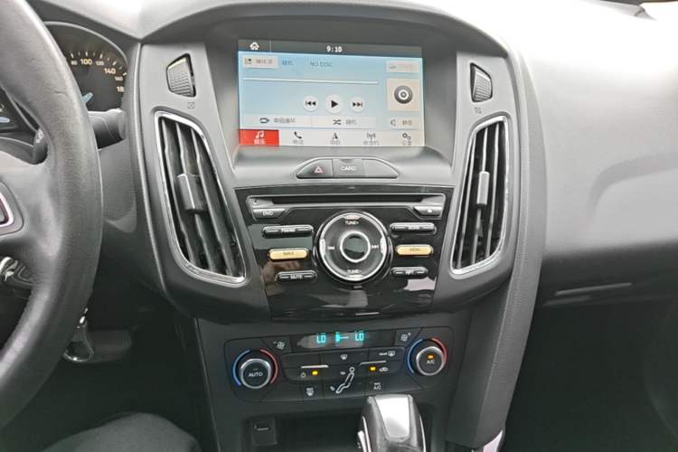 Used Ford Focus 2017 Sedan 1.6L Automatic Fashion Edition Smart Drive Version Audio And AC Panel