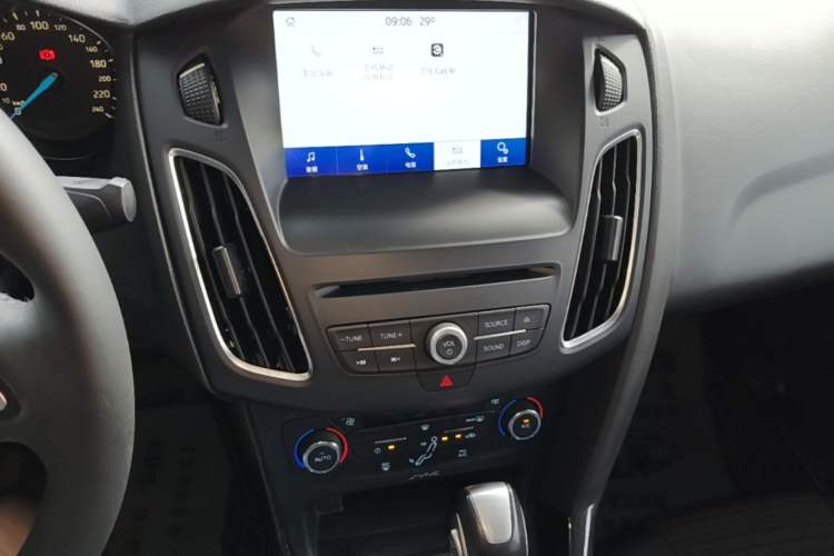 Used Ford Focus 2017 Sedan EcoBoost 180 Automatic Elite Model Audio And AC Panel