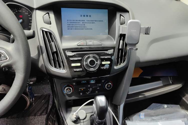 Used Ford Focus 2017 Sedan 1.6L Automatic Fashion Edition Smart Drive Version Audio And AC Panel