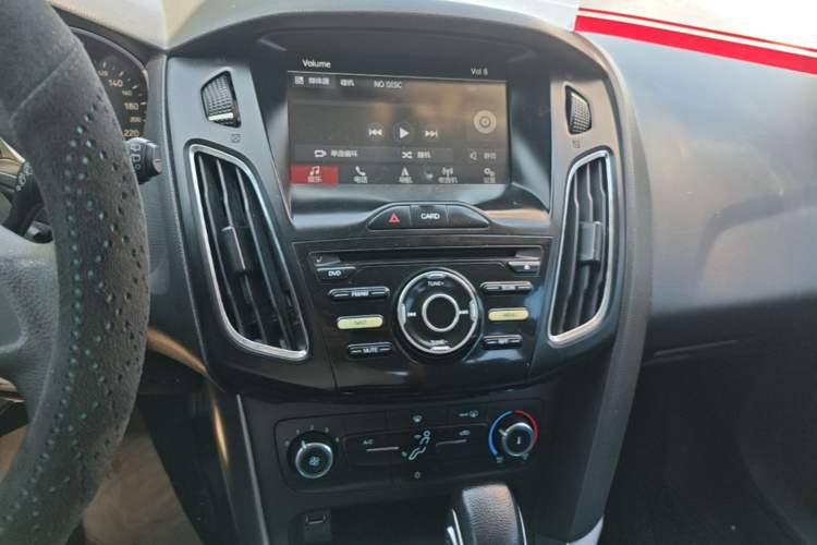Used Ford Focus 2017 Hatchback 1.6L Automatic Comfort Plus SmartDrive Edition Audio And AC Panel