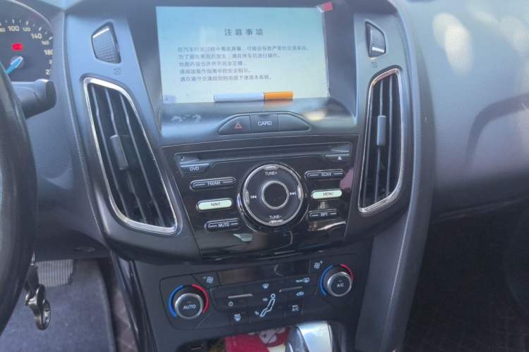 Used Ford Focus 2017 Sedan 1.6L Automatic Fashion Edition Smart Drive Version Audio And AC Panel