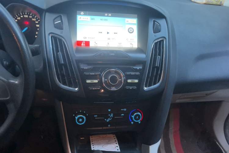 Used Ford Focus 2017 Sedan 1.6L Manual Comfort Plus SmartDrive Edition Audio And AC Panel