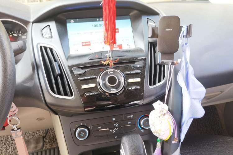 Used Ford Focus 2017 Sedan 1.6L Automatic Comfort Plus SmartDrive Edition Audio And AC Panel