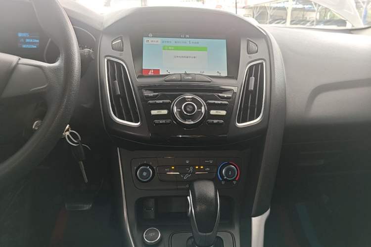 Used Ford Focus 2017 Hatchback 1.6L Automatic Comfort Plus SmartDrive Edition Audio And AC Panel