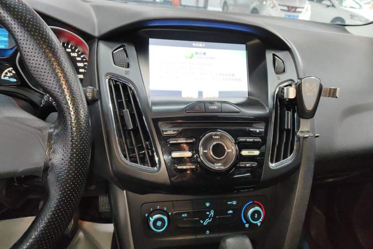 Used Ford Focus 2017 Hatchback 1.6L Automatic Comfort Plus SmartDrive Edition Audio And AC Panel
