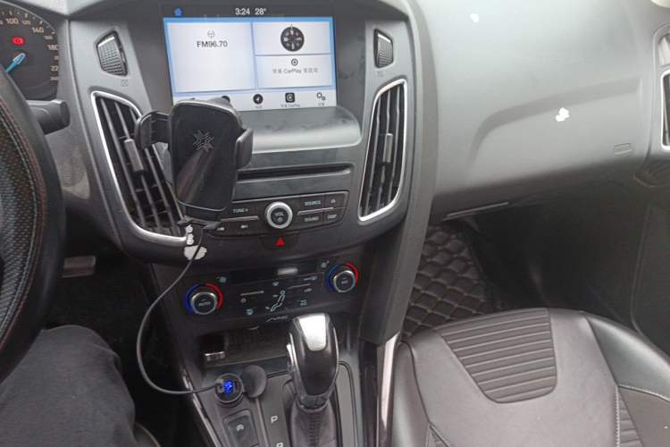Used Ford Focus 2017 Sedan EcoBoost 180 Automatic Elite Model Audio And AC Panel