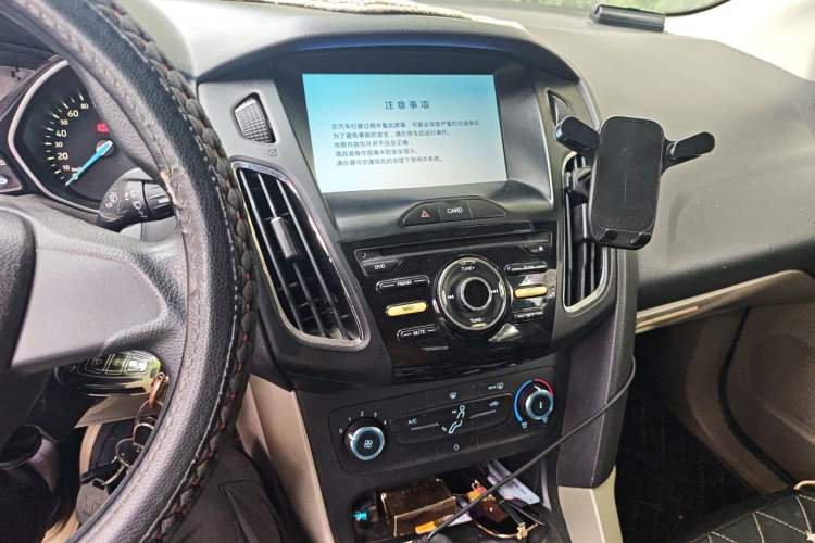 Used Ford Focus 2017 Sedan 1.6L Manual Comfort Plus SmartDrive Edition Audio And AC Panel