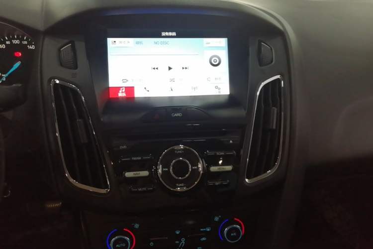 Used Ford Focus 2017 Sedan 1.6L Automatic Fashion Edition Smart Drive Version Audio And AC Panel