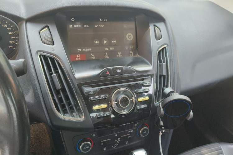 Used Ford Focus 2017 Sedan 1.6L Automatic Fashion Edition Smart Drive Version Audio And AC Panel