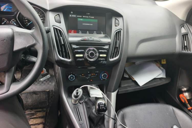 Used Ford Focus 2017 Hatchback 1.6L Manual Comfort Plus SmartDrive Edition Audio And AC Panel