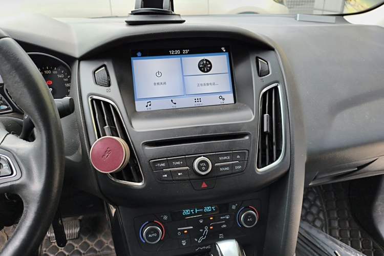 Used Ford Focus 2017 Sedan EcoBoost 180 Automatic Elite Model Audio And AC Panel