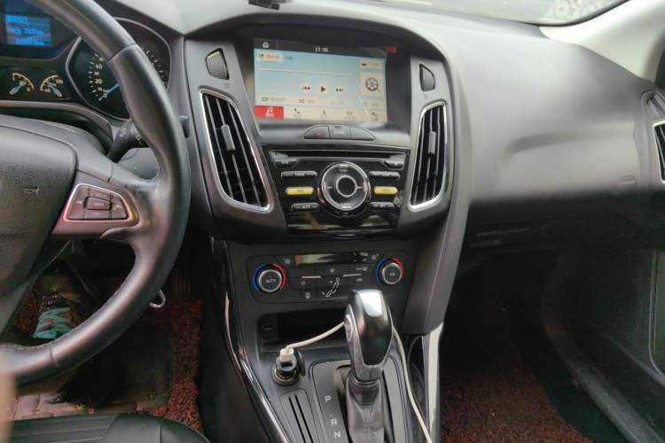 Used Ford Focus 2017 Sedan 1.6L Automatic Fashion Edition Smart Drive Version Audio And AC Panel