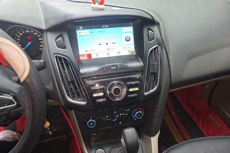 Used Ford Focus 2017 Sedan 1.6L Automatic Comfort Plus SmartDrive Edition Audio And AC Panel