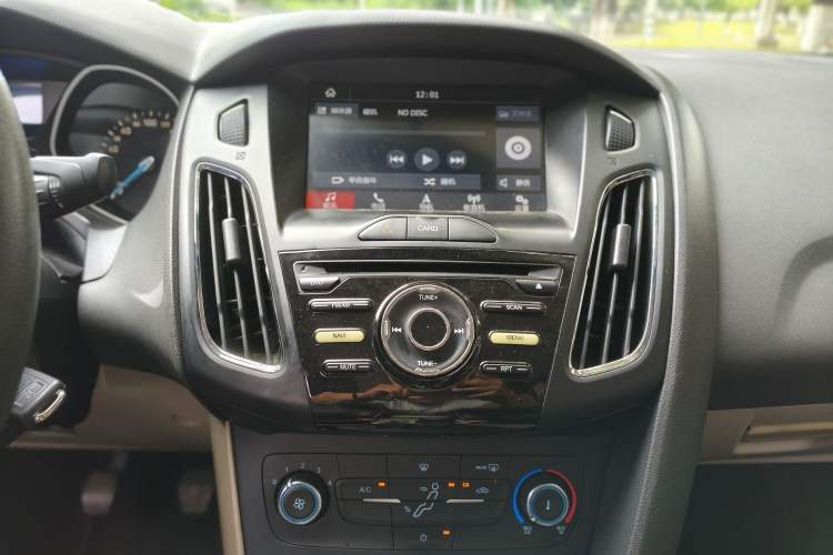 Used Ford Focus 2017 Sedan 1.6L Manual Comfort Plus SmartDrive Edition Audio And AC Panel