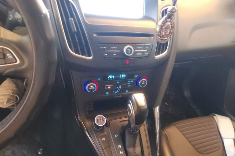 Used Ford Focus 2017 Sedan EcoBoost 180 Automatic Elite Model Audio And AC Panel