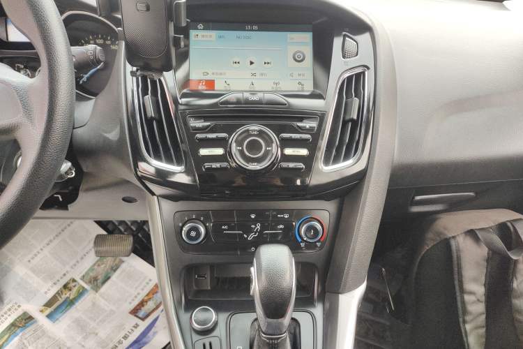 Used Ford Focus 2017 Hatchback 1.6L Automatic Comfort Plus SmartDrive Edition Audio And AC Panel