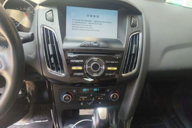 Used Ford Focus 2017 Sedan 1.6L Automatic Fashion Edition Smart Drive Version Audio And AC Panel