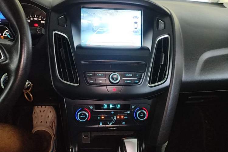 Used Ford Focus 2017 Hatchback EcoBoost 180 Automatic Elite Model Audio And AC Panel