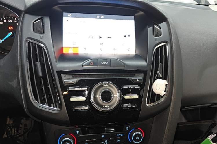Used Ford Focus 2017 Hatchback 1.6L Automatic Fashion Edition Smart Drive Version Audio And AC Panel