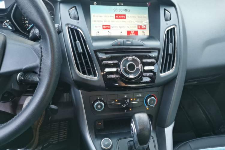 Used Ford Focus 2017 Hatchback 1.6L Automatic Comfort Plus SmartDrive Edition Audio And AC Panel