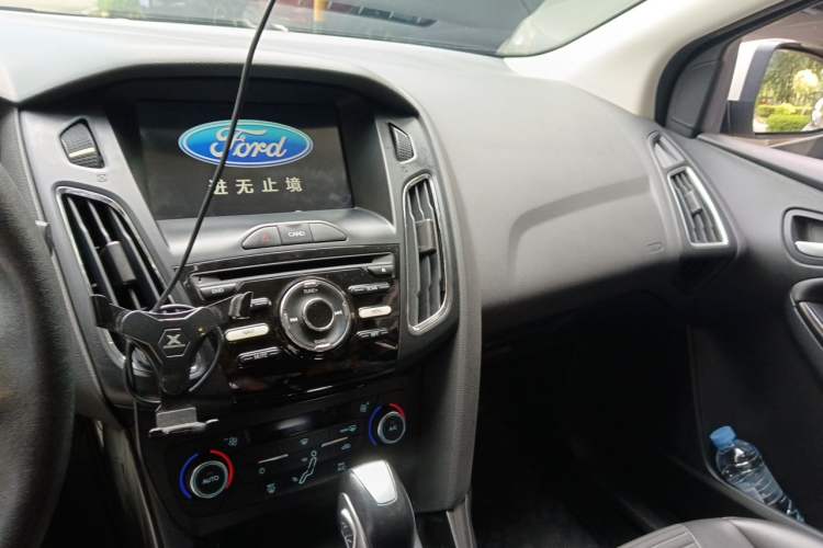 Used Ford Focus 2017 Sedan EcoBoost 125 Automatic Supreme Style SmartDrive Edition Audio And AC Panel