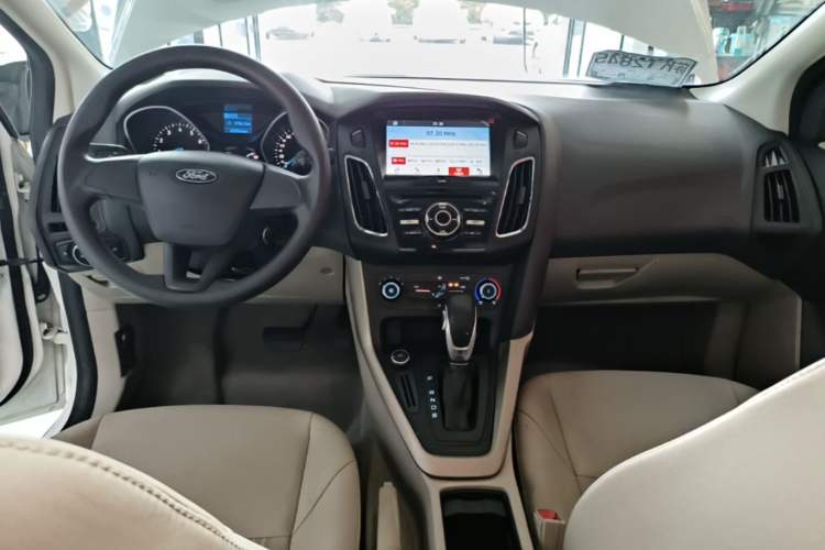 Used Ford Focus 2017 Sedan 1.6L Automatic Comfort Plus SmartDrive Edition Audio And AC Panel