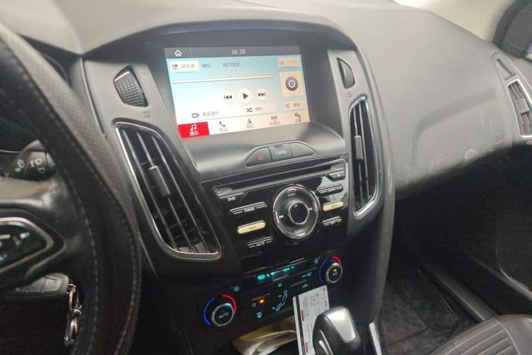 Used Ford Focus 2017 Sedan 1.6L Automatic Fashion Edition Smart Drive Version Audio And AC Panel