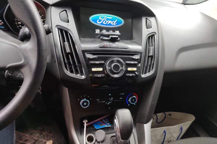 Used Ford Focus 2017 Hatchback 1.6L Automatic Comfort Plus SmartDrive Edition Audio And AC Panel