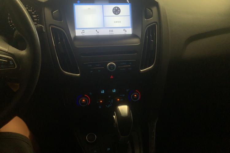 Used Ford Focus 2017 Hatchback EcoBoost 180 Automatic Elite Model Audio And AC Panel