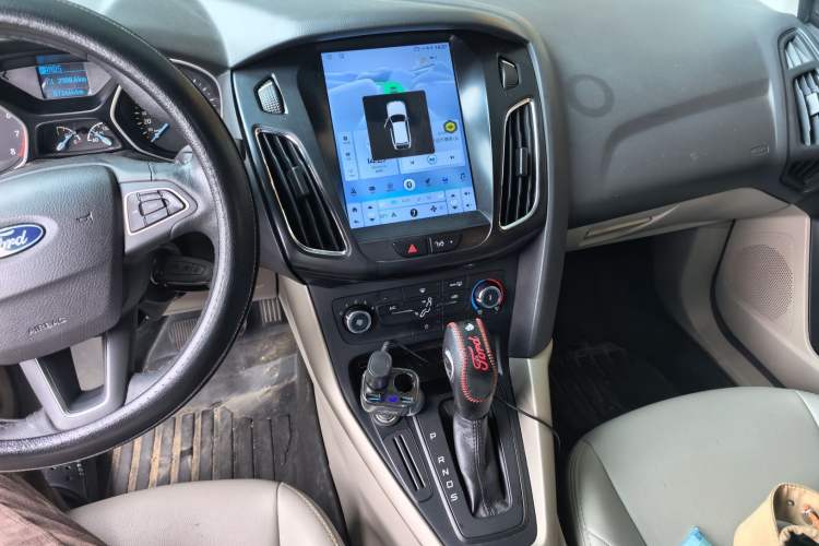 Used Ford Focus 2017 Sedan 1.6L Automatic Comfort Plus SmartDrive Edition Audio And AC Panel