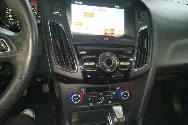 Used Ford Focus 2017 Sedan 1.6L Automatic Fashion Edition Smart Drive Version Audio And AC Panel