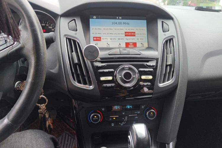 Used Ford Focus 2017 Sedan 1.6L Automatic Fashion Edition Smart Drive Version Audio And AC Panel