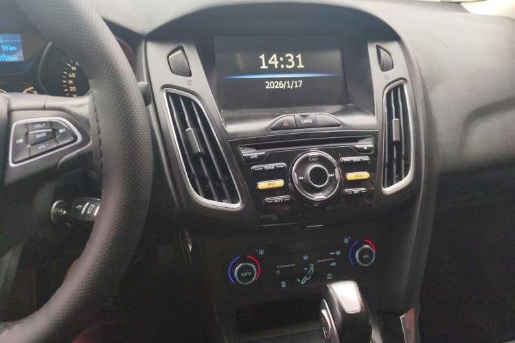 Used Ford Focus 2017 Sedan 1.6L Automatic Fashion Edition Smart Drive Version Audio And AC Panel