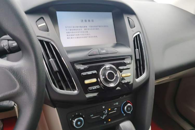 Used Ford Focus 2017 Sedan 1.6L Automatic Comfort Plus SmartDrive Edition Audio And AC Panel