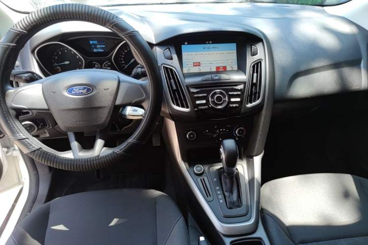 Used Ford Focus 2017 Hatchback 1.6L Automatic Comfort Plus SmartDrive Edition Audio And AC Panel