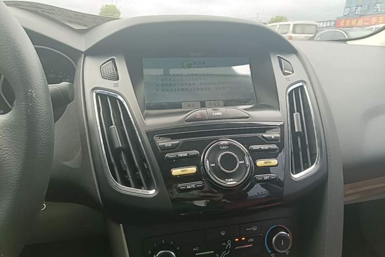 Used Ford Focus 2017 Sedan 1.6L Automatic Comfort Plus SmartDrive Edition Audio And AC Panel